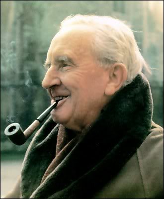 3 января - 125 лет со дня рождения Джона Рональда РуэлаТолкина (Толкиена) (1892-1973), английского писателя, лингвиста, переводчика.