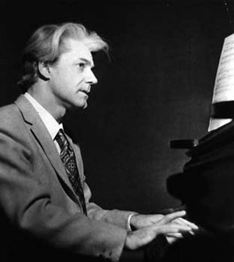 21 марта – 90 лет со дня рожденияСтанислава Генриховича Нейгауза (1927-1980), русского пианиста.