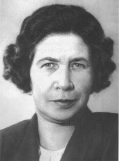 28 апреля – 115 лет со дня рождения ВалентиныАлександровны Осеевой (1902-1979), советской писательницы.