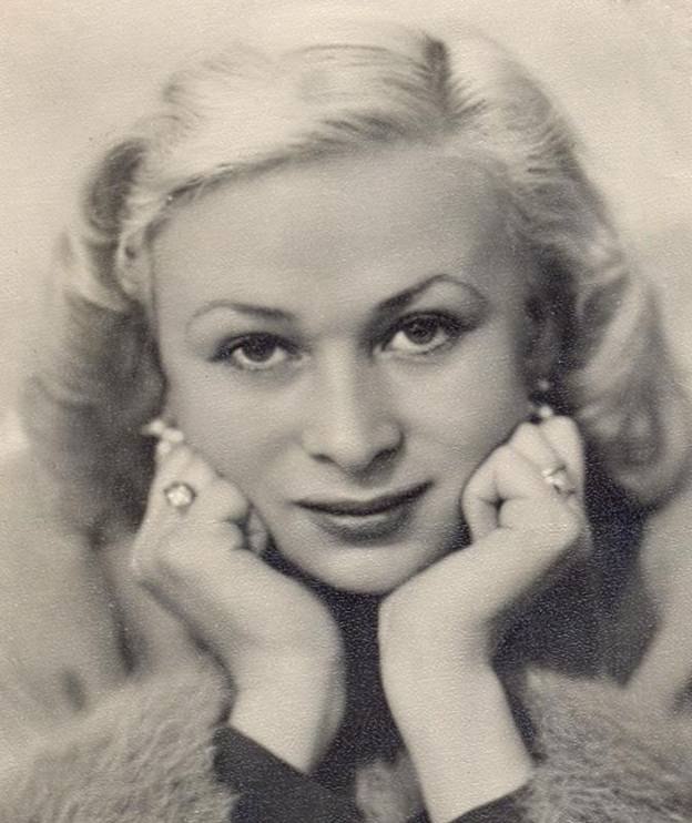 23 декабря – 100 лет со дня рожденияВалентины Васильевны Серовой (1917-1975), российской актрисы.