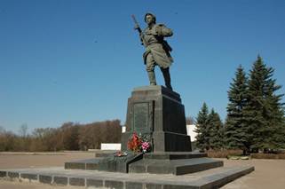 25 июля - 65 лет со дня открытия памятника А. Матросову в Великих Луках  